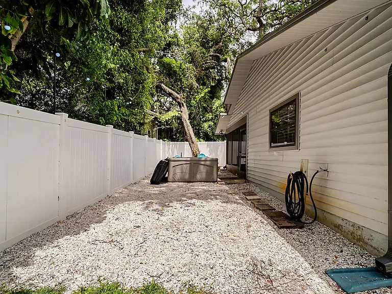 Virginia Ave — Photo 35
