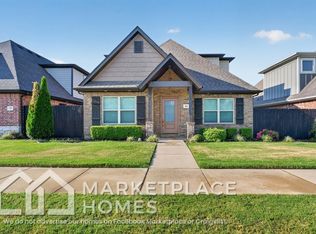 763 N Malbec Rd, Fayetteville, AR 72704
