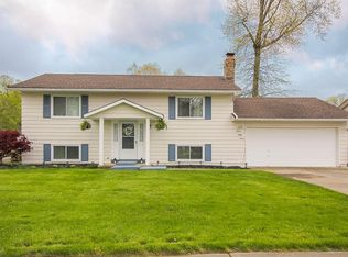 787 Alameda Ave, Sheffield Lake, OH 44054
