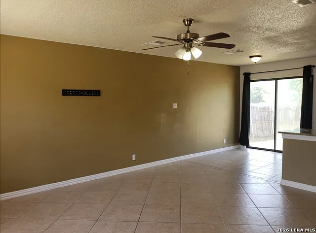 3 bed, 2.0 bath, 1111 sqft, $1,600 — Photo 1