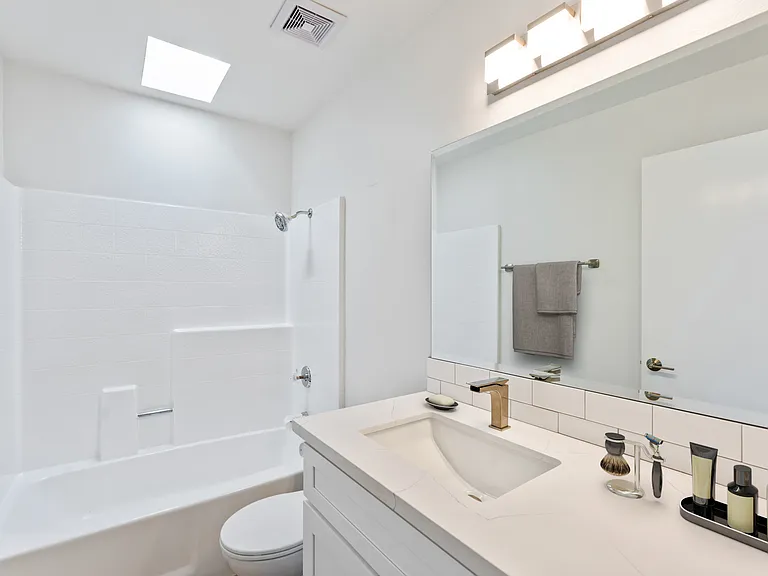 10376 Almayo Ave — Photo 11