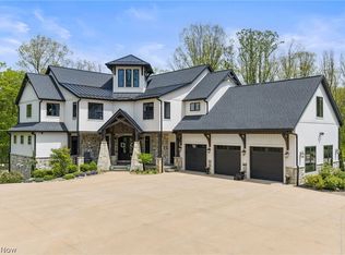 2051 Ridge Rd, Hinckley, OH 44233