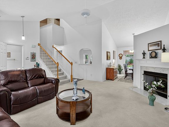 4th image of 7300 Hidden Lake Cir