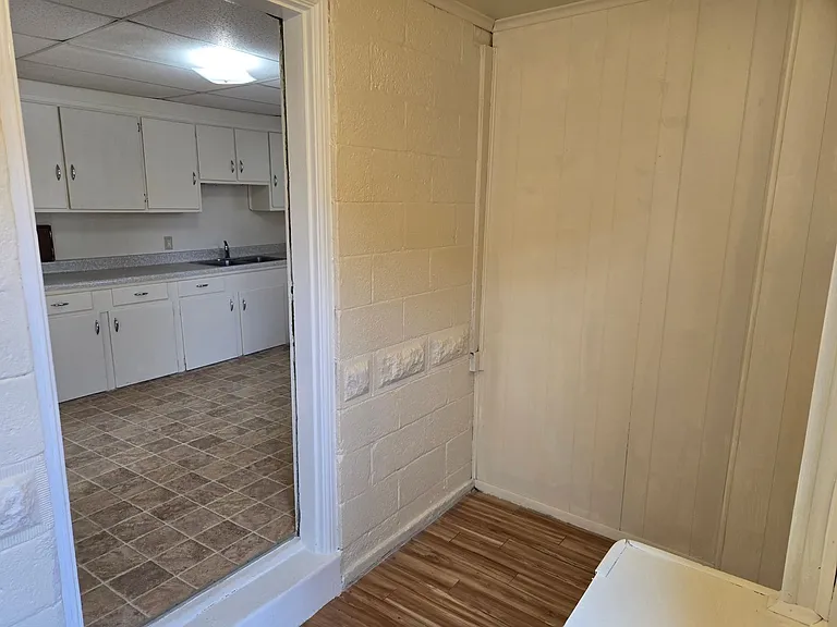 839 E. Walnut St. — Photo 14