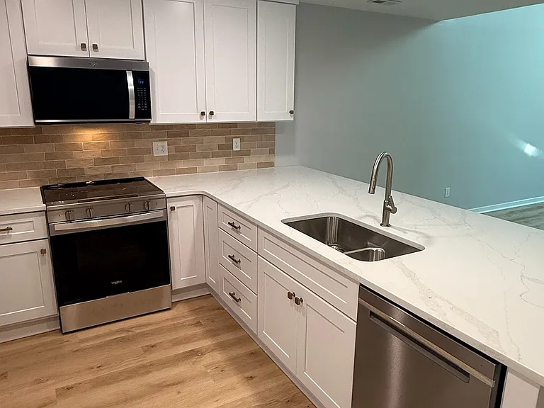 5910 Chester St — Photo 10