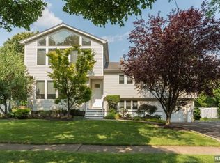 38 Eastbrook Dr, River Edge, NJ 07661