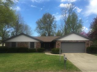 505 Crestwood Dr, Swansea, IL