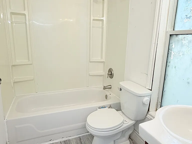 337 Maxwell St — Photo 16