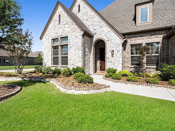 3rd image of 2201 Grafton Ln