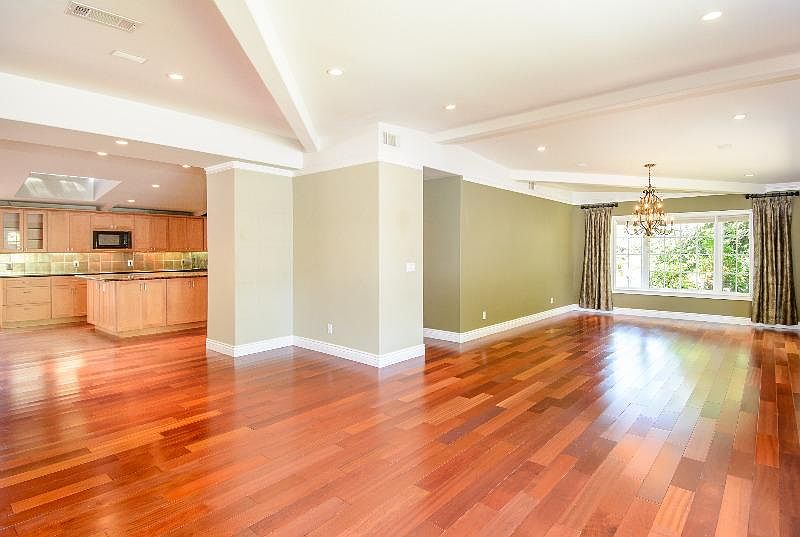 1st image of 1655 Magnolia Ct