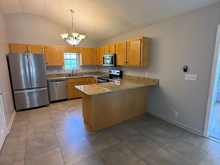115 Lake Wisteria Ct — Photo 4