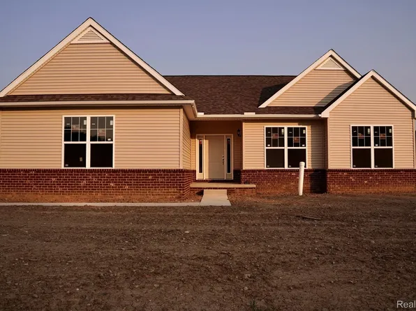 5478 Mustang Dr, Newport, MI 48166