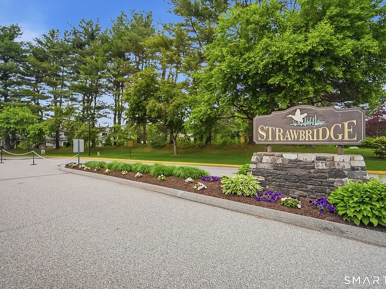 808 Mill Pond Dr #808 — Photo 2