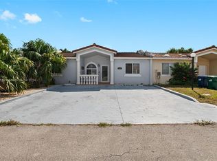 17235 NW 73rd Path, Hialeah, FL 33015