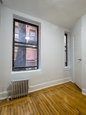 Rented by City Connections Realty | media 10