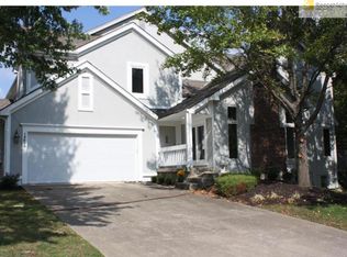 10629 W 116th Ter, Overland Park, KS 66210