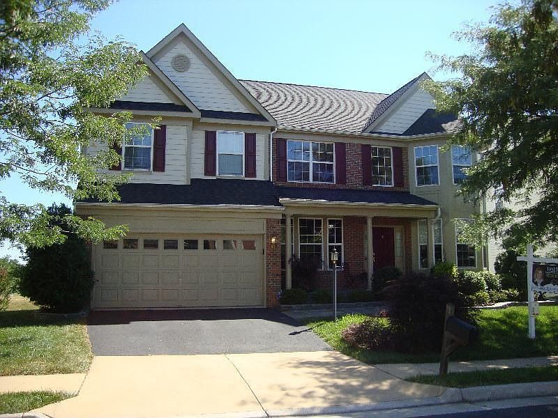 1st image of 711 Vermillion Dr NE