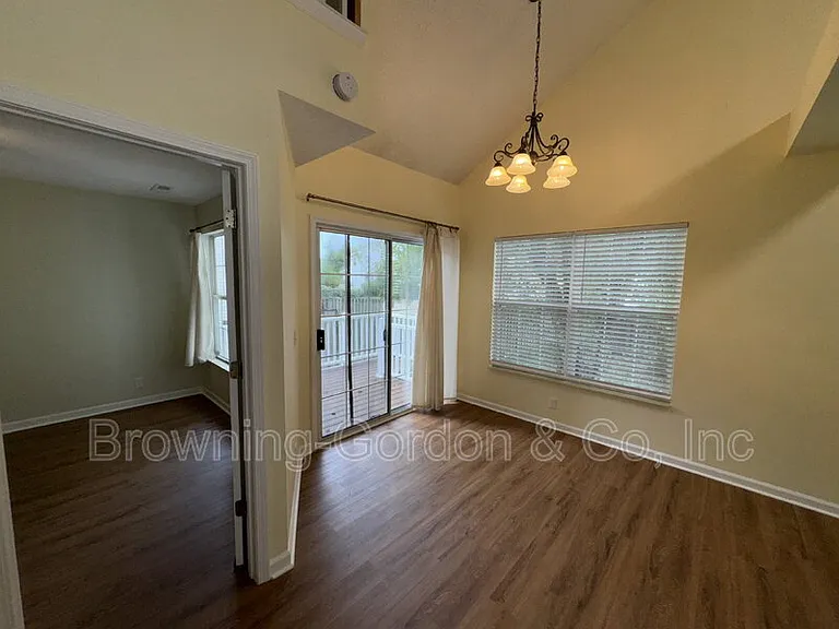 4256 Chesney Glen Dr — Photo 5