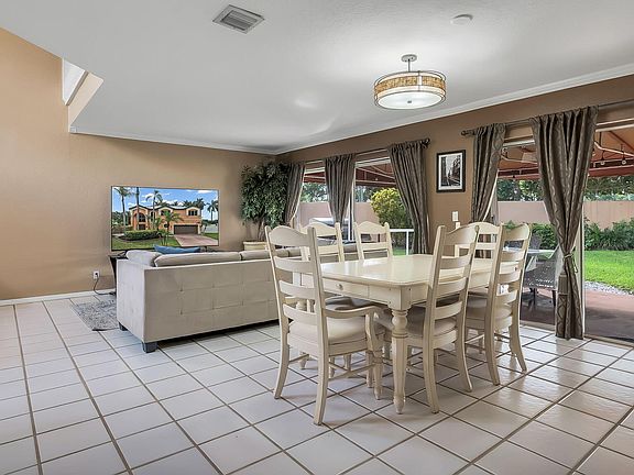 5th image of 2510 Rampart Way S