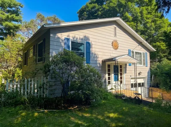 304 Stonybrook Drive, Williston, VT 05495