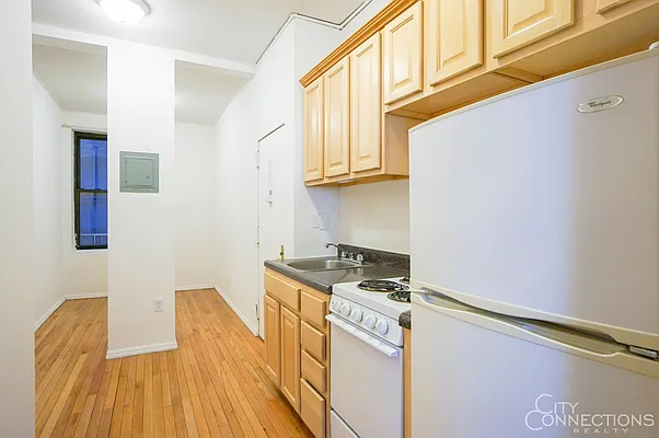 Rented by City Connections Realty | media 20