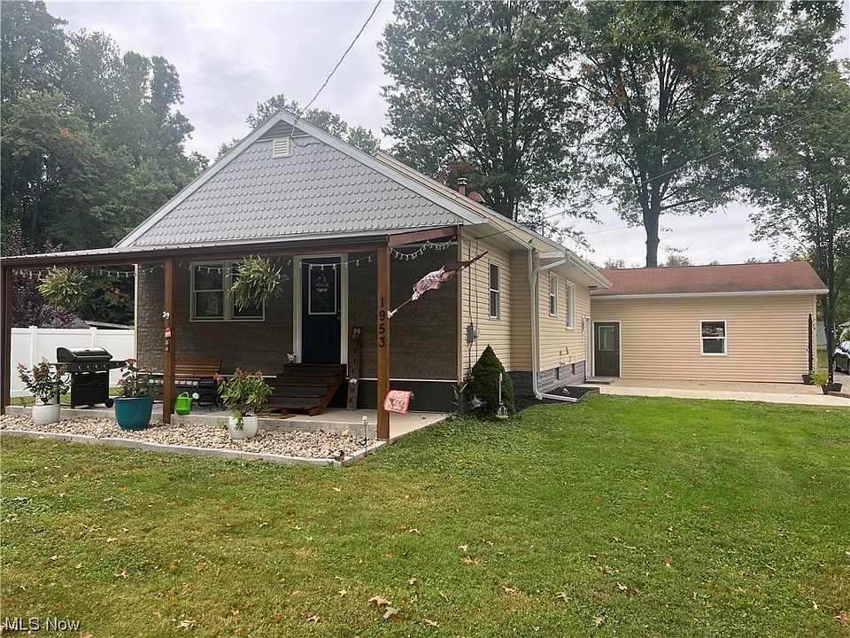 1st image of 1953 Delaware Dr SE