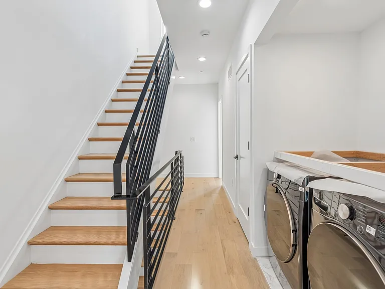 1342 S Bouvier St — Photo 9