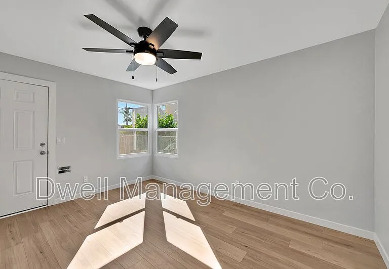 2176 Bacon St — Photo 6