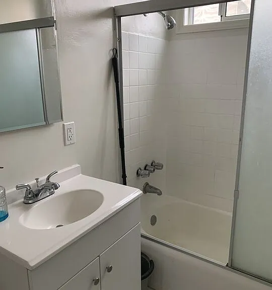 1470 S Sherbourne Dr #1 — Photo 6