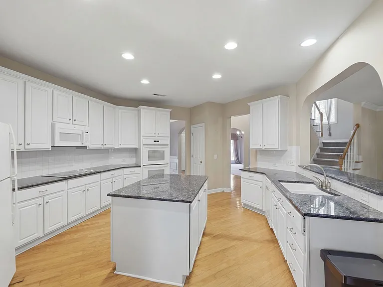 1915 Prima Cornice Ct — Photo 10