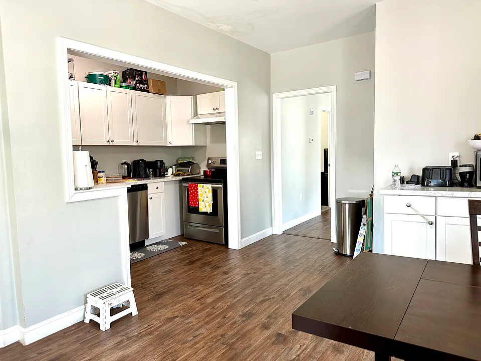 2 Conduit St #3