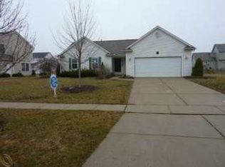 1266 Ashwood Ln, Howell, MI 48843
