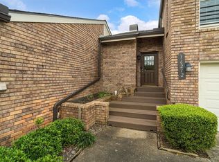 16212 Seahorse Dr, Houston, TX 77062