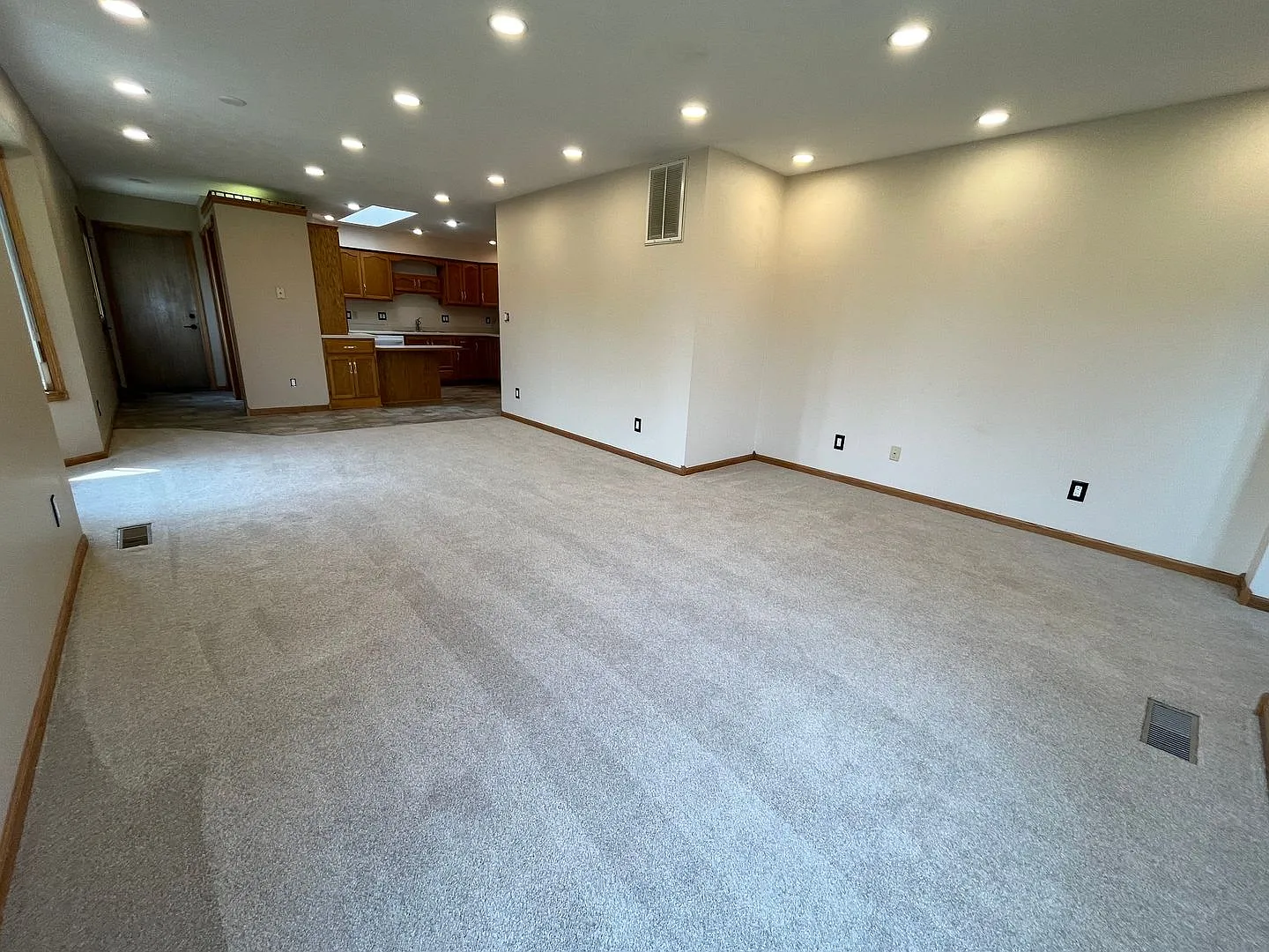2 Bed/1 Bath Ground Floor Twinhome in Lennox! — Photo 4