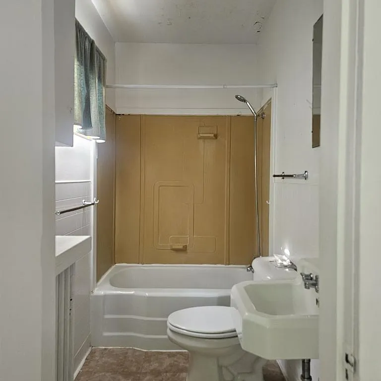 140 Wisconsin Ave — Photo 4