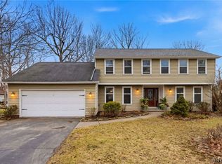 255 Glen Oak Dr, East Amherst, NY 14051