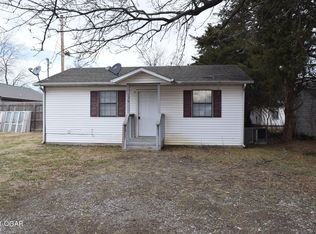 1308 E Sycamore St, Columbus, KS 66725