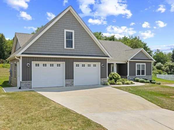 152 Langley Dr, Waynesboro, VA 22980
