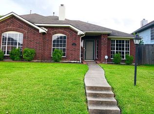 814 Spring Mills Rd, Mesquite, TX 75181