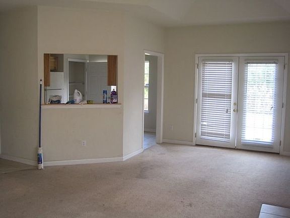 3rd image of 205 Ponderosa Cir
