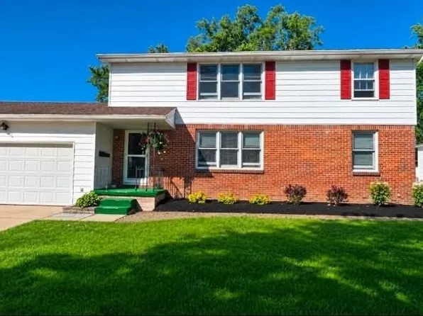 82 Dartwood Dr, Cheektowaga, NY 14227