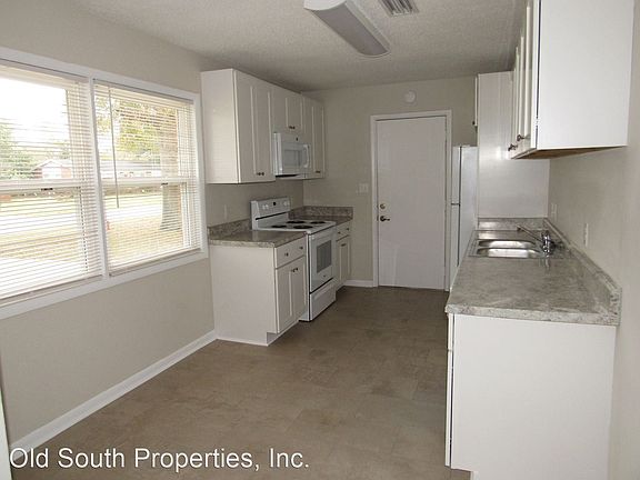 4th image of 3780 Whispering Pines Dr