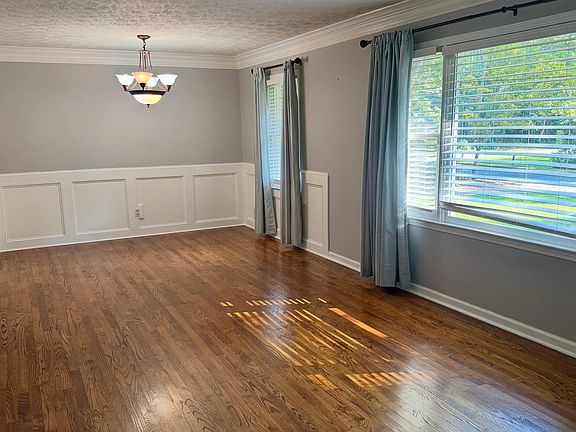 5th image of 464 Horseshoe Cir