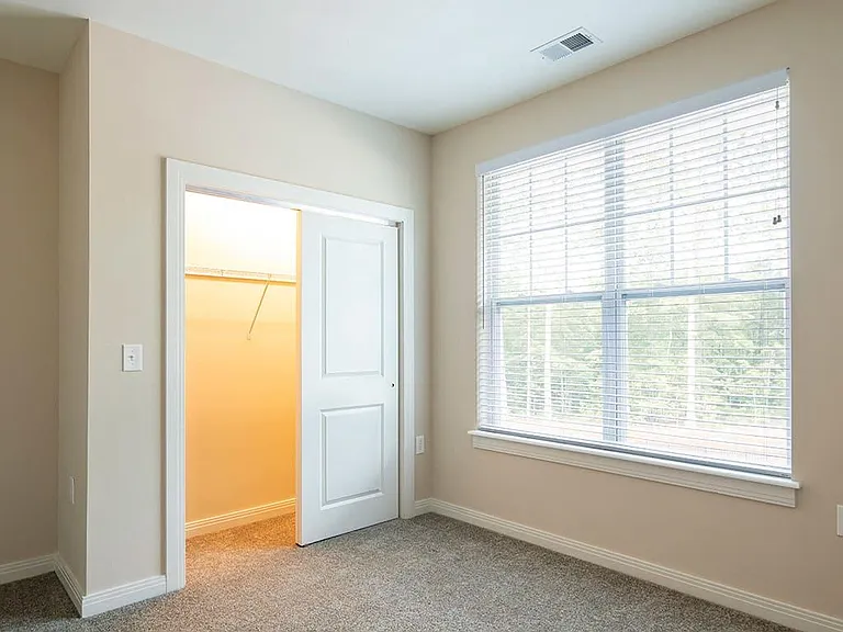 Sapphire at Centerpointe — Photo 9