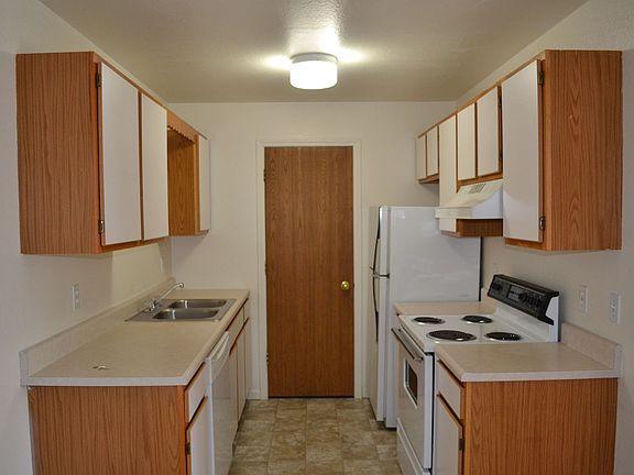 5th image of 585 W Randall St #589-102