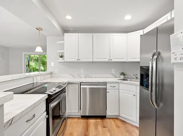 12 Mason Ct, Amesbury, MA 01913