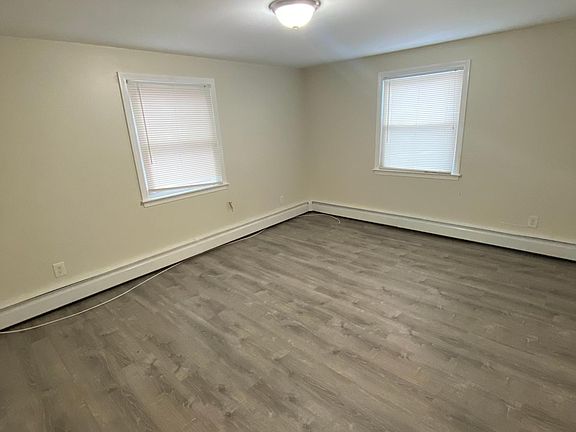 3rd image of 11 Allen Ave APT 1