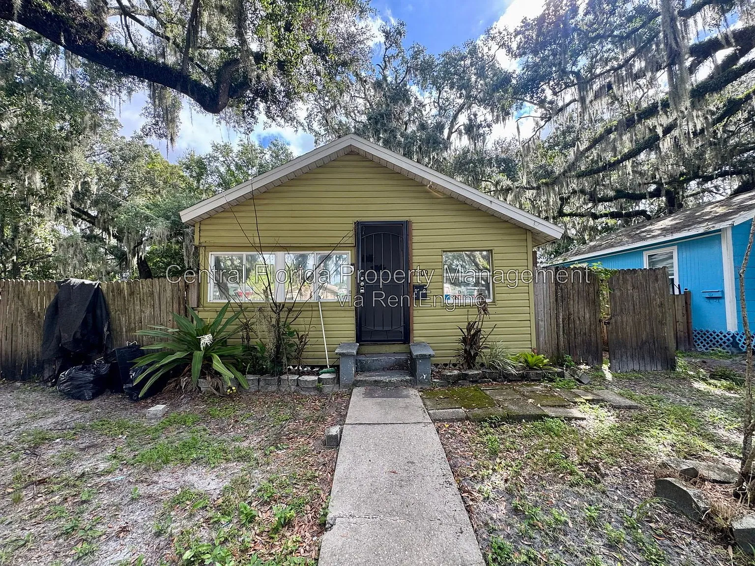 3 bed, 2.0 bath, 1122 sqft, $1,899 — Photo 2