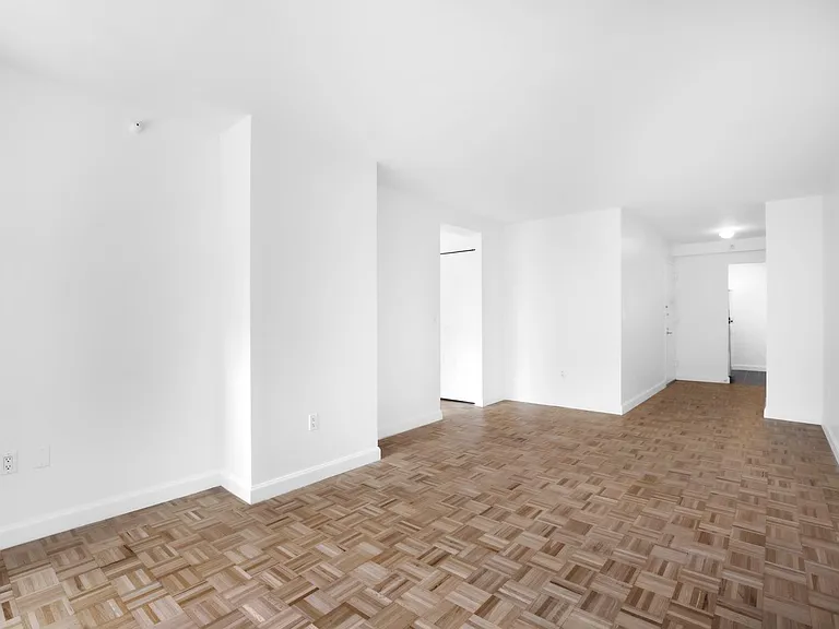 360 W 43rd St #S4D — Photo 2