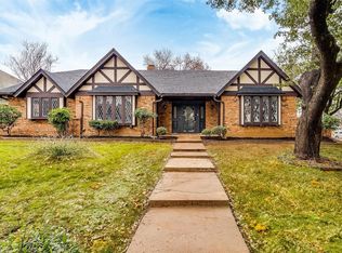108 Red Oak Ct, Burleson, TX 76028